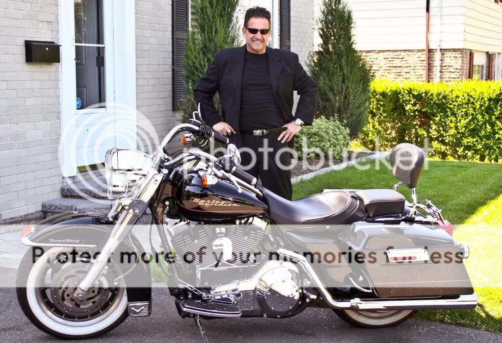 IMAGE: http://i970.photobucket.com/albums/ae188/shawnceci/Suit.jpg